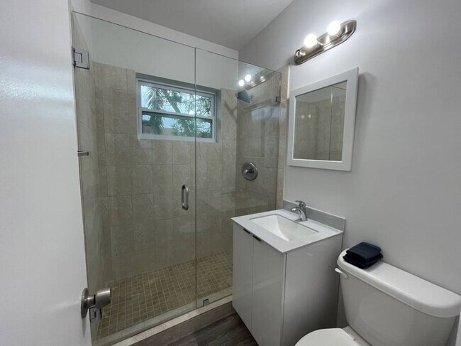 Building Photo - 1111 SW 37th Ave