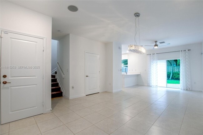 Building Photo - 1336 SE 26th Ter