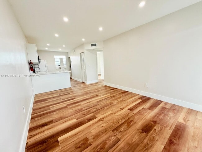 Building Photo - 4801 NW 33rd Ave