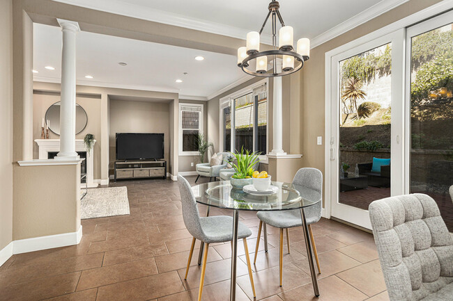 Building Photo - 203 Seacliff Way
