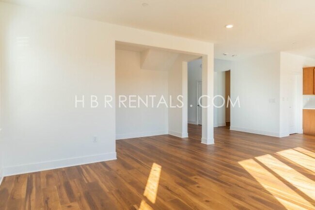 Building Photo - Spacious 4-Bedroom Haven with 4 Full Baths in Lathrop – 3,200 Sq. Ft. of Comfort and Style!