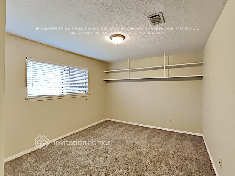 Building Photo - 15019 Seahorse Dr