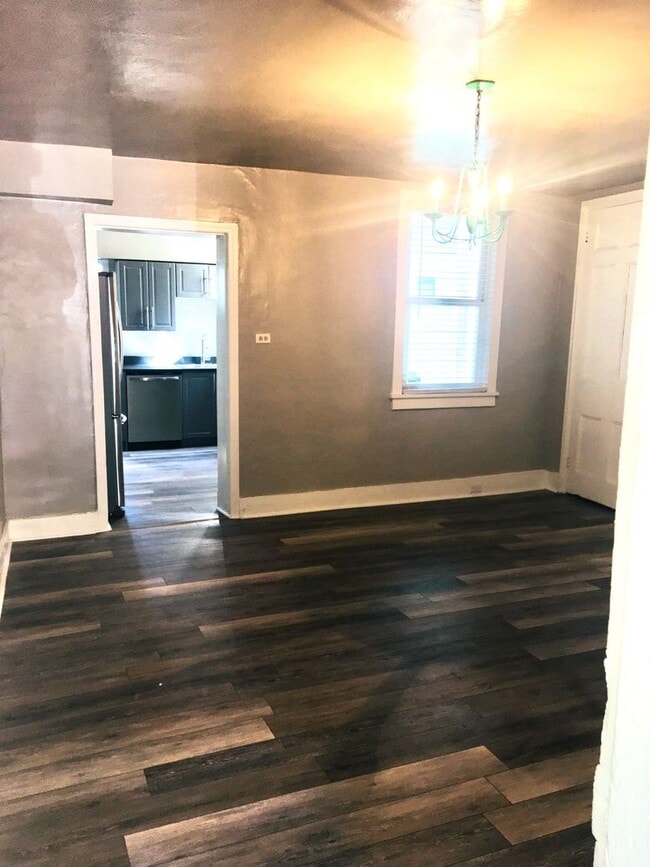 Building Photo - 3 bedroom in heart of South Side