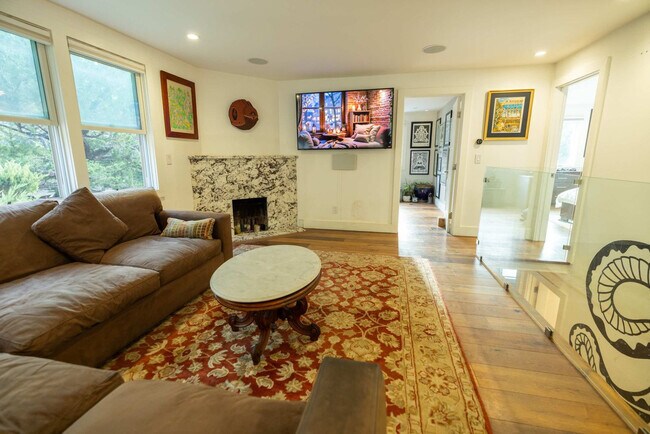 Building Photo - 30 Barranca Rd