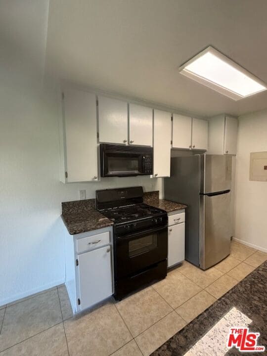 Building Photo - 4353 Coldwater Canyon Ave