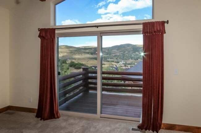 Building Photo - Beautiful 3 Bedroom Home in the Park City ...