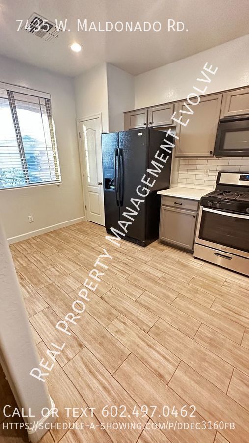Building Photo - Modern and Elegant Rental Home in Laveen, ...