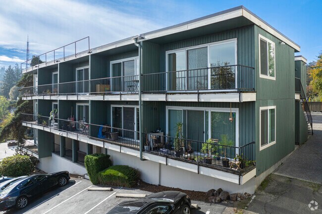 Exterior - Hilltop House Apartments