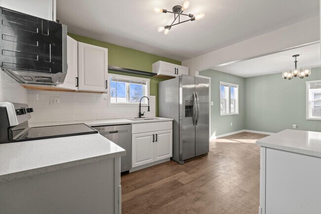 Building Photo - 1914 N Euclid Ave