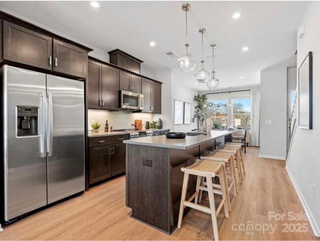 Building Photo - 5624 Kingspan Dr