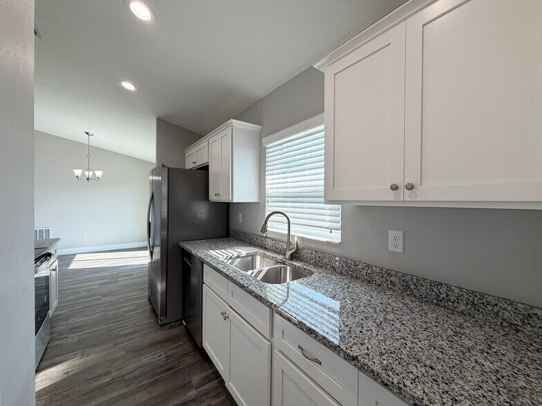 Building Photo - 2330 W Juan Vega Ln