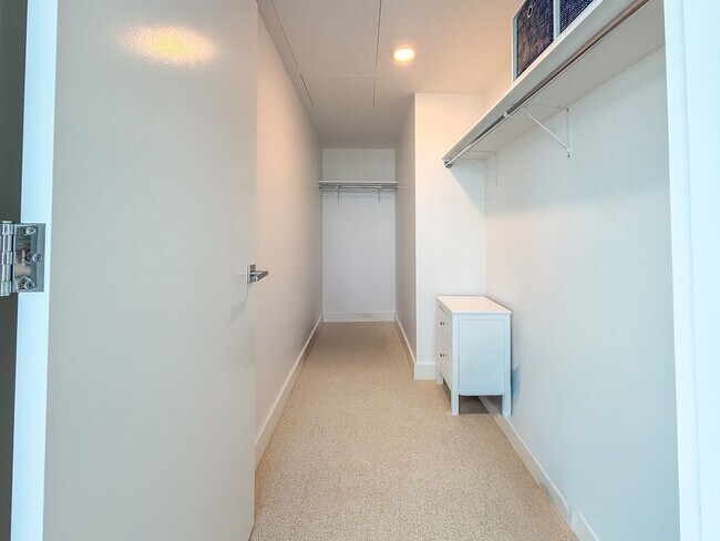 Building Photo - High-Floor 2BR Corner Unit with Expansive Views & 2 Parking at Azure Ala Moana