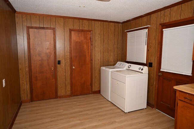 Building Photo - North Mebane