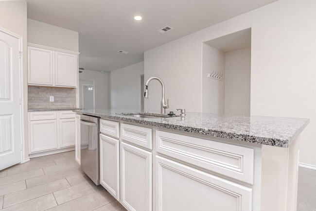 Building Photo - 1600 Rattler Ln