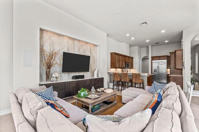 Building Photo - 114 Carmela Ct