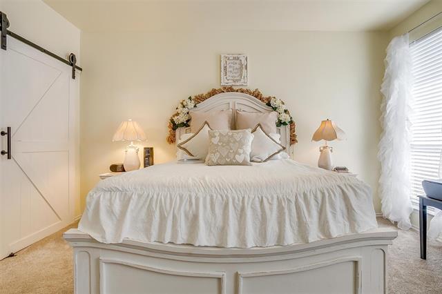 Building Photo - 909 Hunter Ln