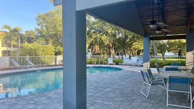 Building Photo - 9479 Tara Cay Ct