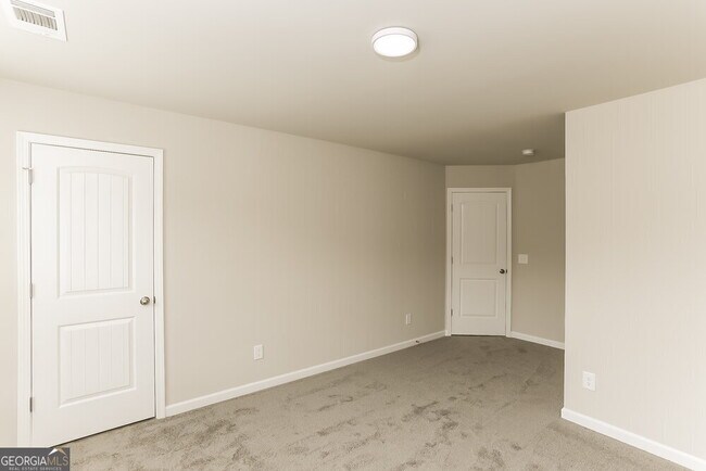Building Photo - 118 Mineral Springs Ln