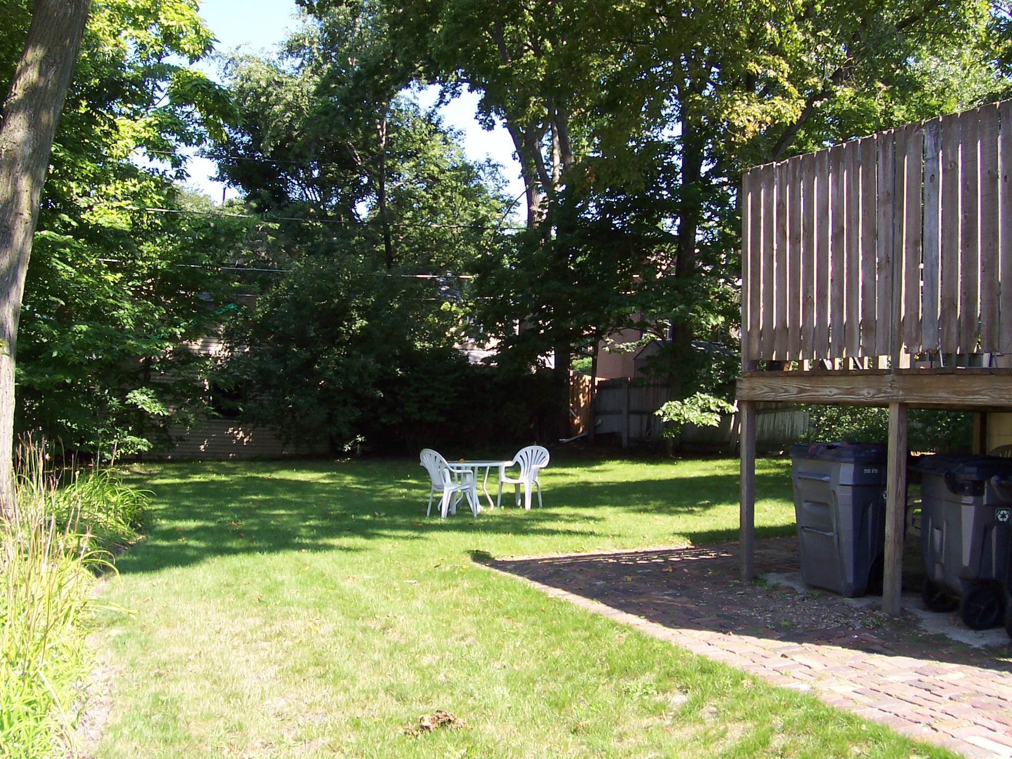 Building Photo - 1229 Leon Pl