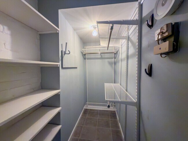 Building Photo - 440 Prospect St