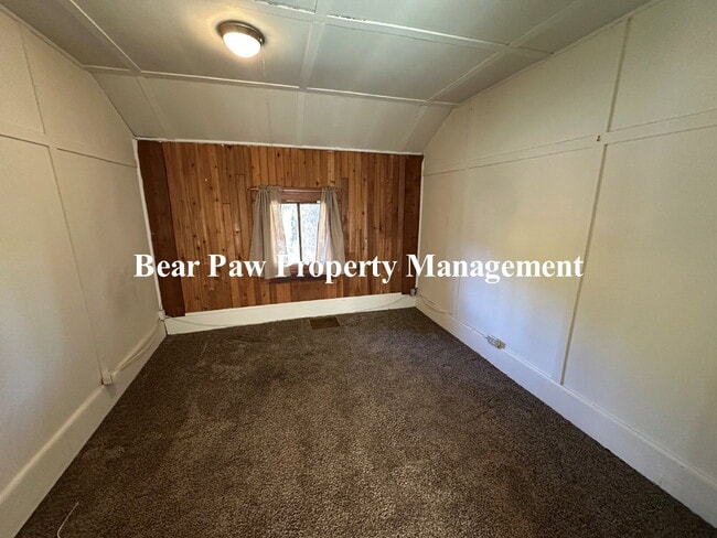Building Photo - "Cozy 1-Bedroom Retreat in downtown Evergr...