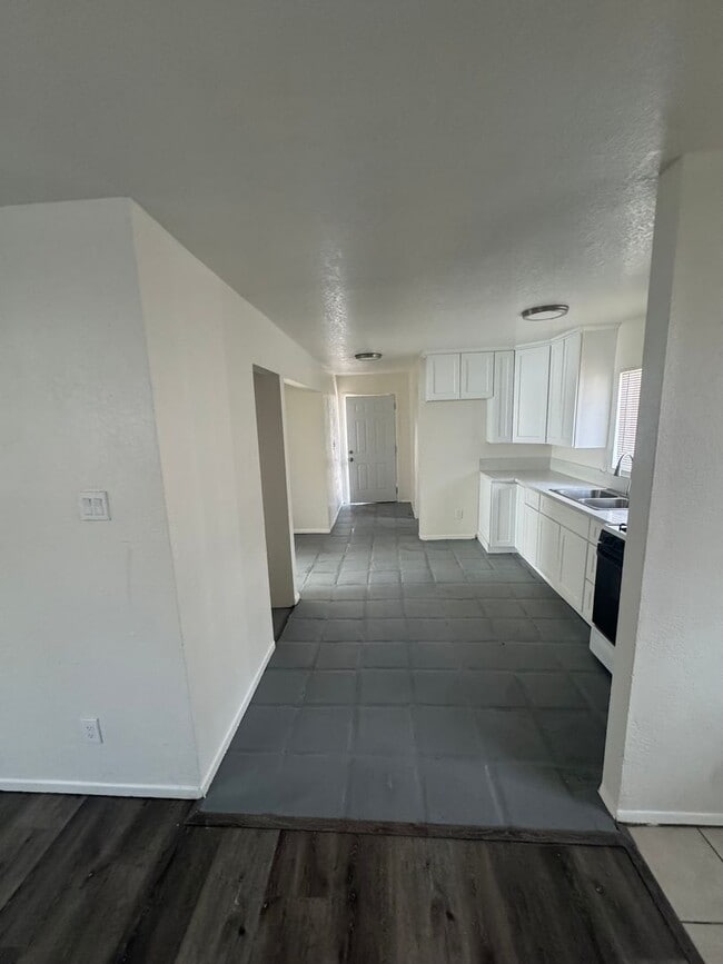 Building Photo - 4 Bed 2 Bath Home for Rent