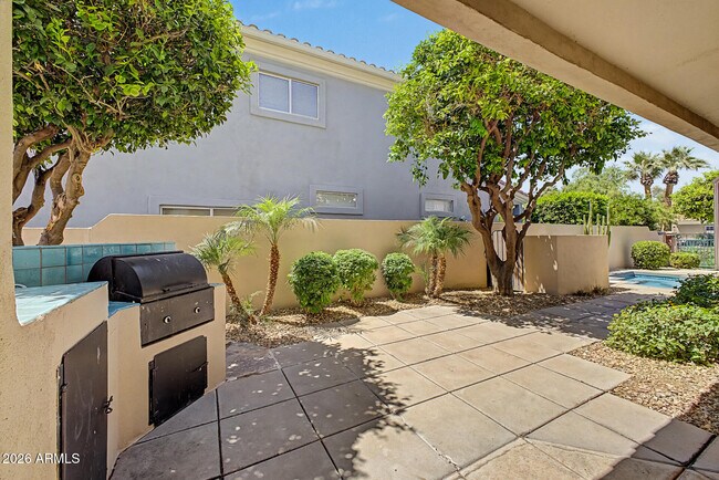 Building Photo - 5812 W Del Lago Cir