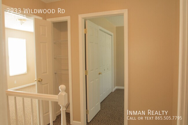 Building Photo - 2933 Wildwood Rd