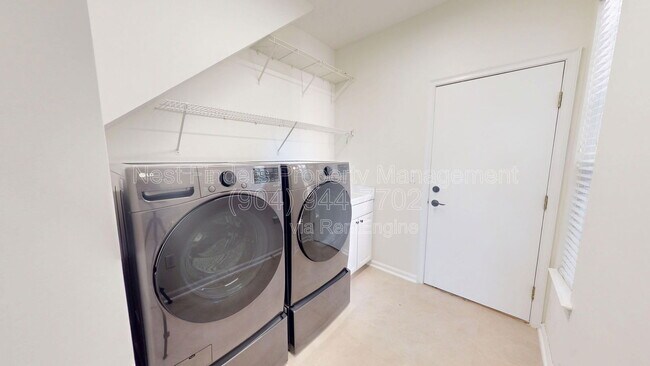 Building Photo - 10061 Vineyard Lake Rd E