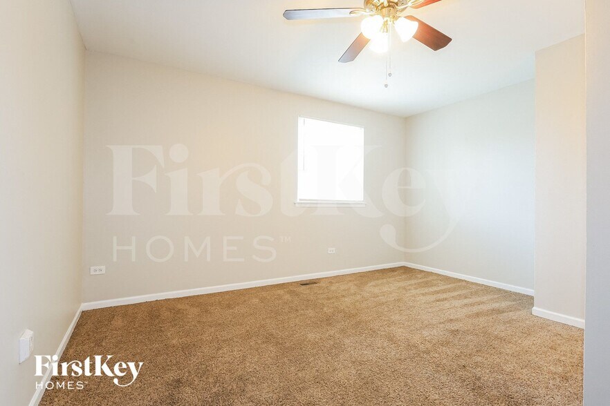 Building Photo - 803 Blackhawk Dr