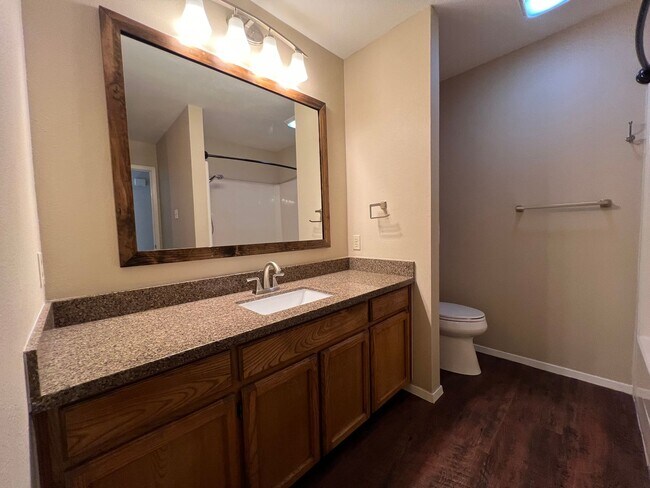Building Photo - 5318 Crossridge Dr