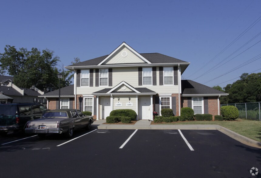 Magnolia Place Apartments - Building Exterior - Magnolia Place Apartments