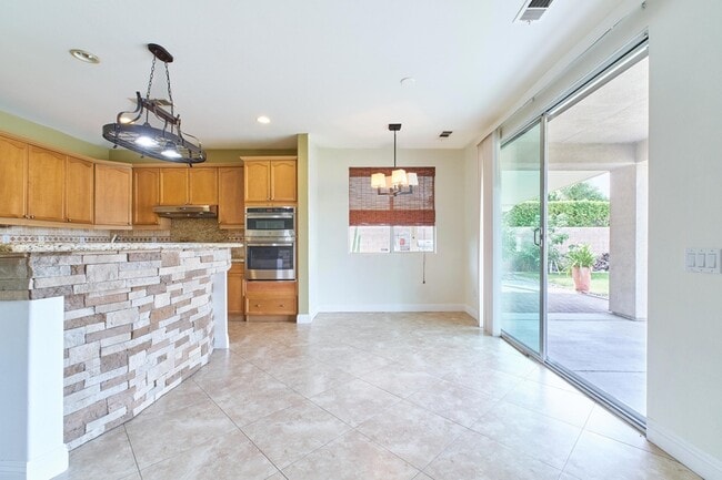 Building Photo - 82950 Vincent Dr