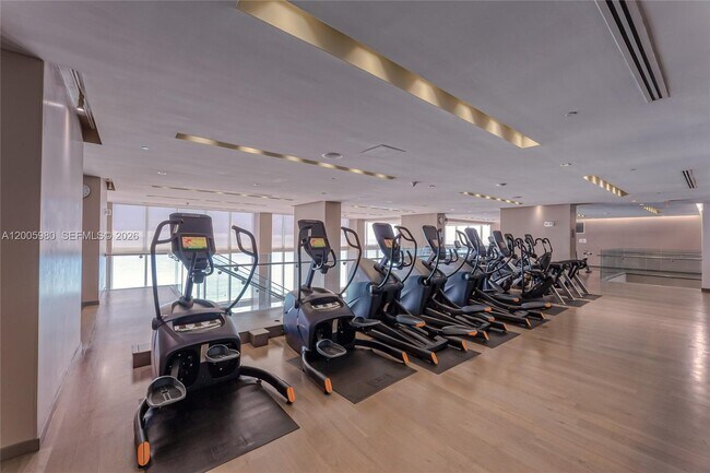 Building Photo - 1830 S Ocean Dr