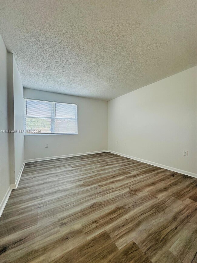 Building Photo - 8102 SW 21st Ct