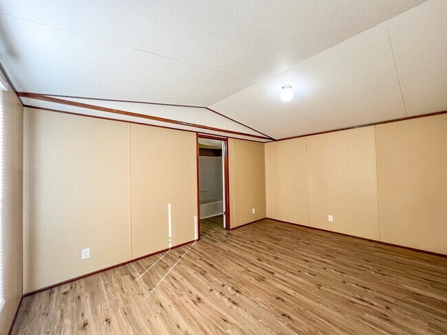 Building Photo - 1166 Ramble Hills