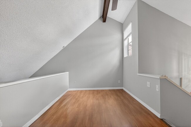 Building Photo - Cozy 3 Bedroom Available in Tampa!