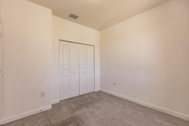Building Photo - 20742 NE 5th Ct