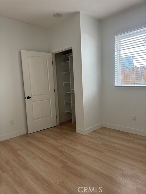 Building Photo - 1122 E 94th St