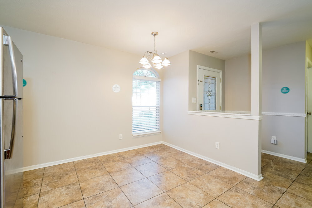 Building Photo - 535 Cahill Ln