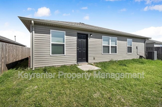 Building Photo - 1504 Chuck Wagon Dr