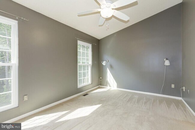 Building Photo - 7238 Stover Ct