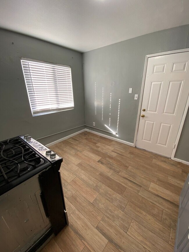 Building Photo - 600 N St