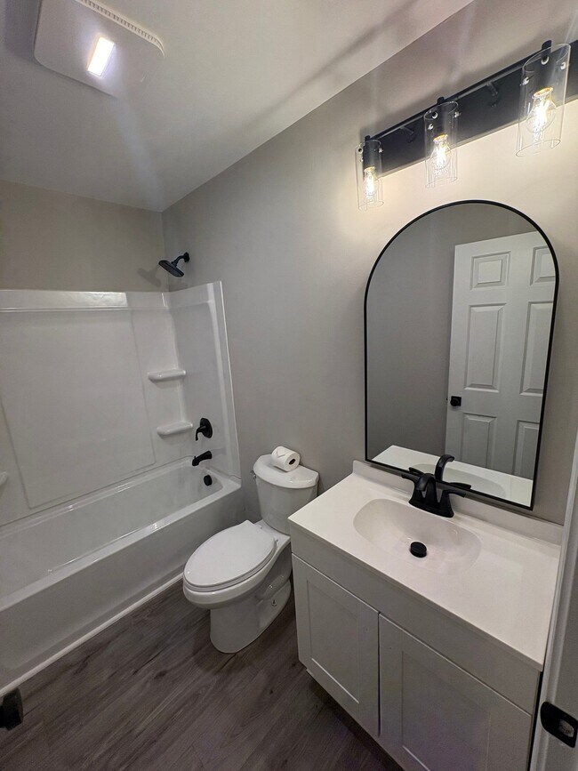 Building Photo - 5508 Wrenn Dr