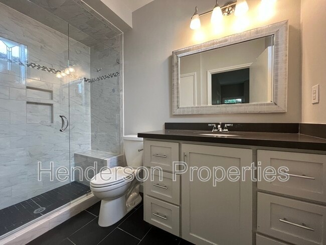 Building Photo - 501 Fenton Pl