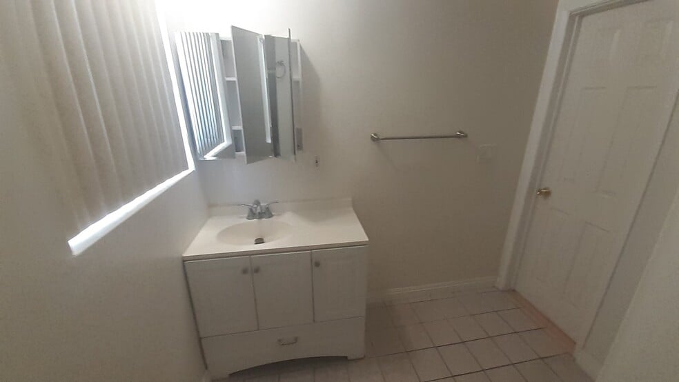 Building Photo - 5929 Laurel Canyon Blvd