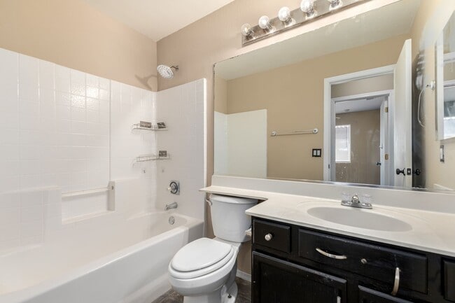 Building Photo - Charming 4-Bedroom Peoria Home with Private Pool – Great Location!