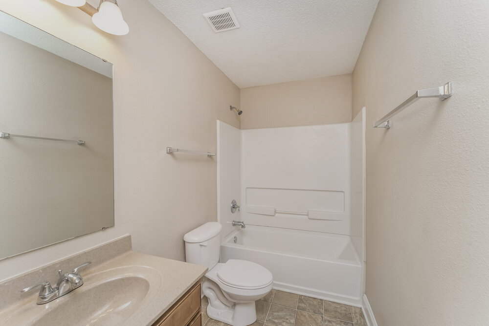 Building Photo - 712 Winborne Ave SW