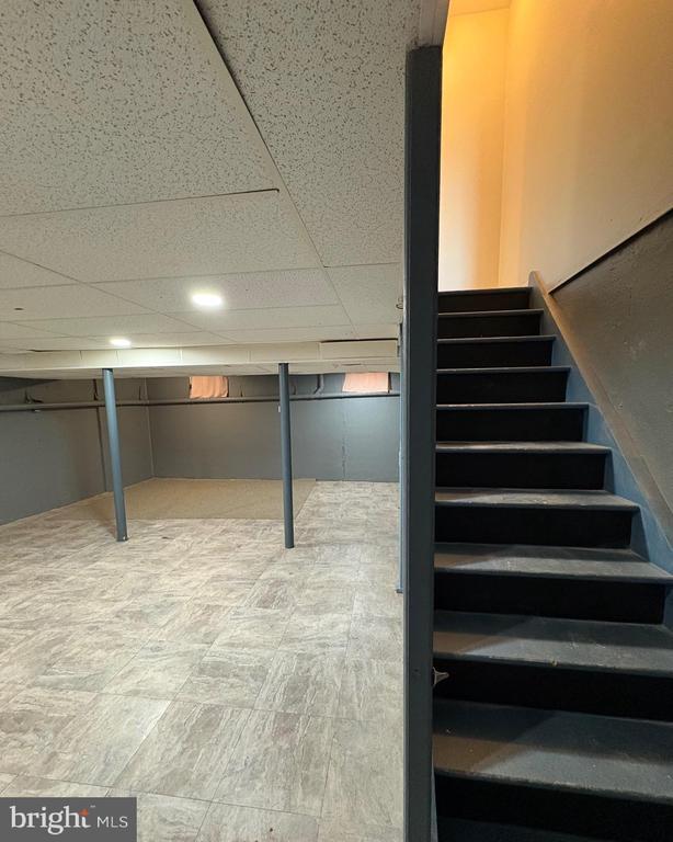 Building Photo - 106 Sunset Way