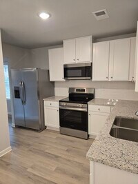 Building Photo - 7258 Crestside Dr